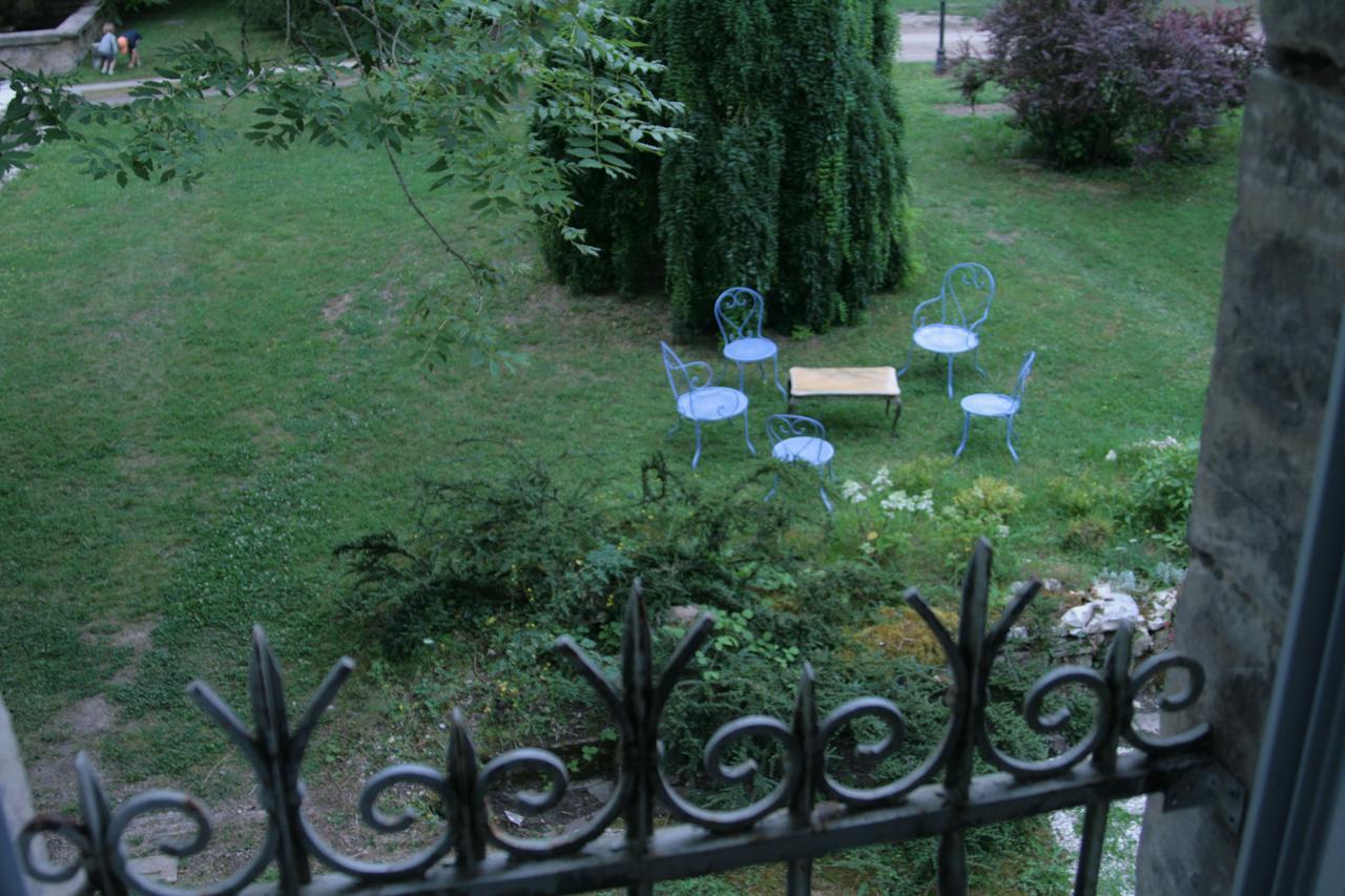 Domaine Des Douves Bed & Breakfast Ancy-le-Franc Dış mekan fotoğraf