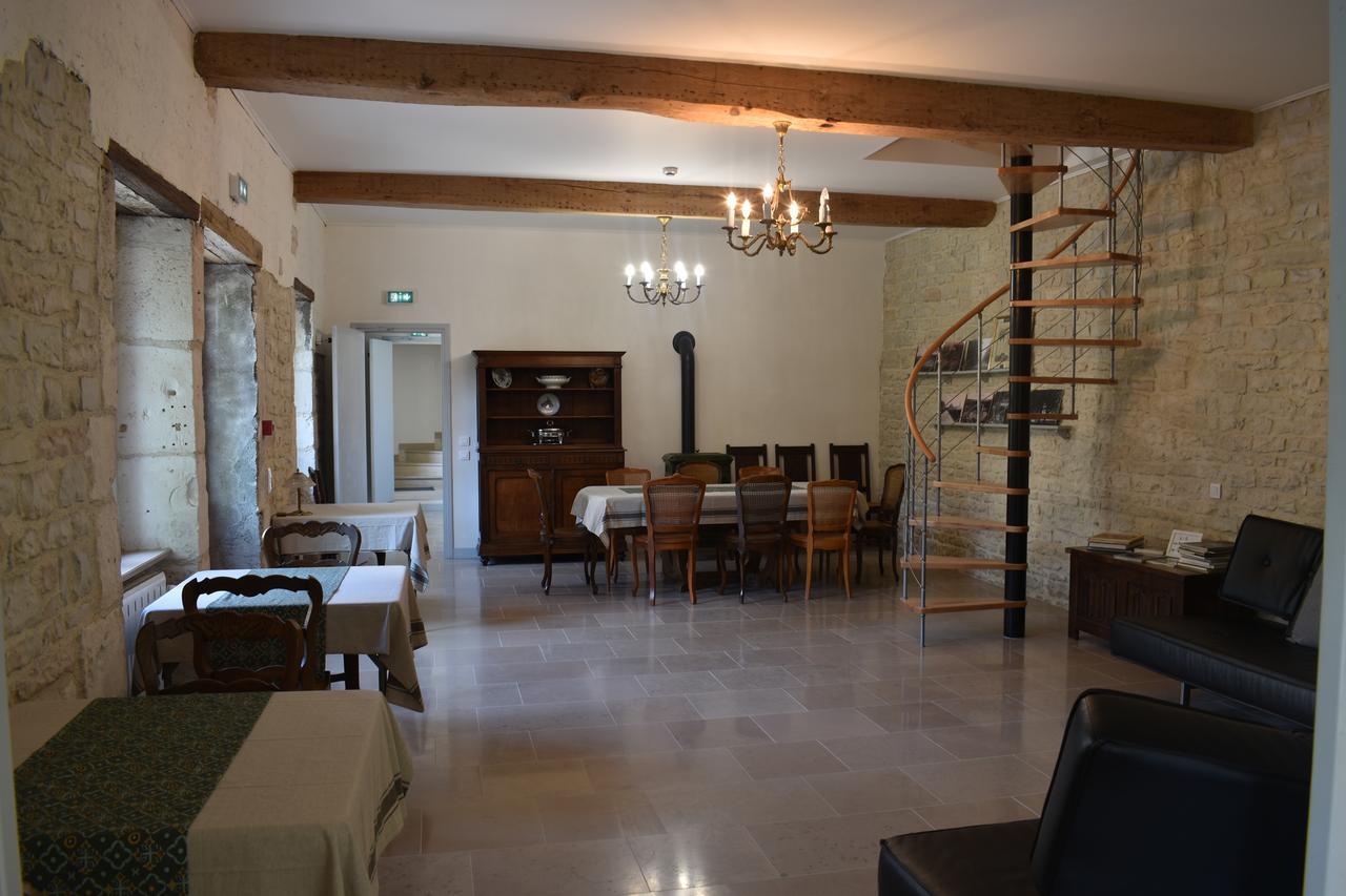 Domaine Des Douves Bed & Breakfast Ancy-le-Franc Dış mekan fotoğraf